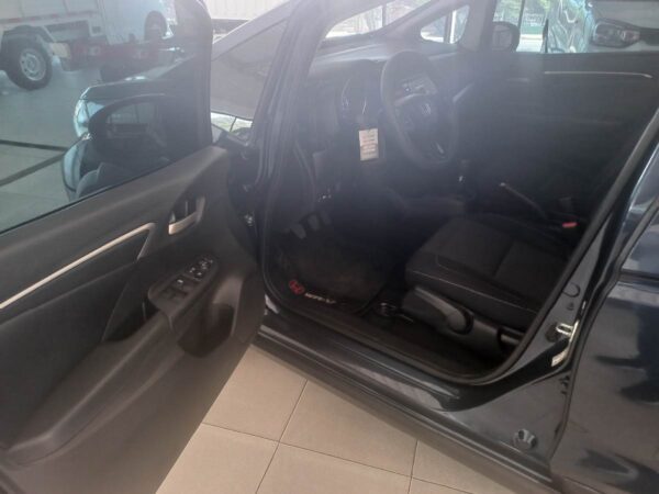 Honda WR-V LX MT 4X2 1.5 GASOLINA - Image 16